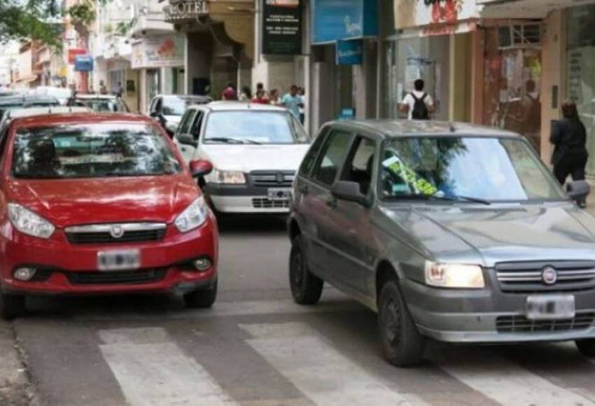 Atrazaron el aumento del remis hasta el 1 de septiembre 