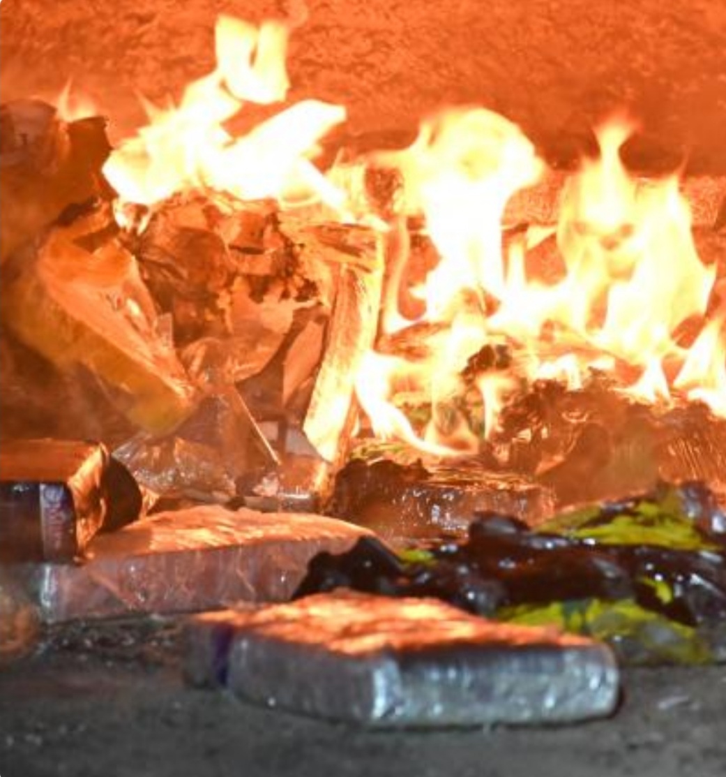 Goya : Incineraron marihuana y coca&iacute;na valuado en 6 M de pesos