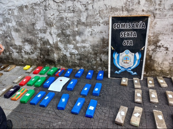 Barrio Ba&ntilde;ado Norte : La polic&iacute;a secuestro una gran cantidad de marihuana y detuvo a cinco personas 