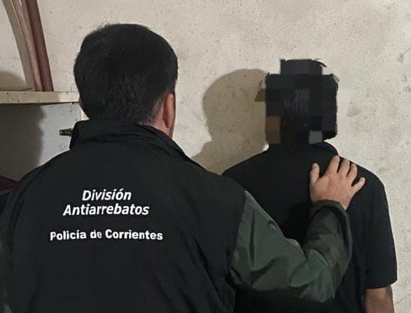 Inseguridad: Vecinos quisieron impedir la detenci&oacute;n de un hombre que rob&oacute; una moto 