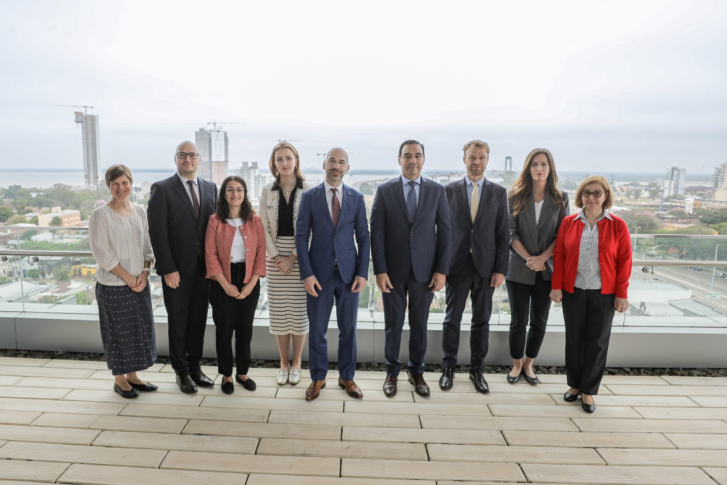 El gobernador Vald&eacute;s recibi&oacute; a miembros de la Uni&oacute;n Europea y profundiz&oacute; v&iacute;nculos