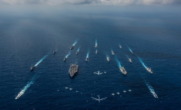 Tras desplegar buques de guerra, EEUU advirtió que usará “todo su poder” contra el narcotráfico vinculado a Nicolás Maduro