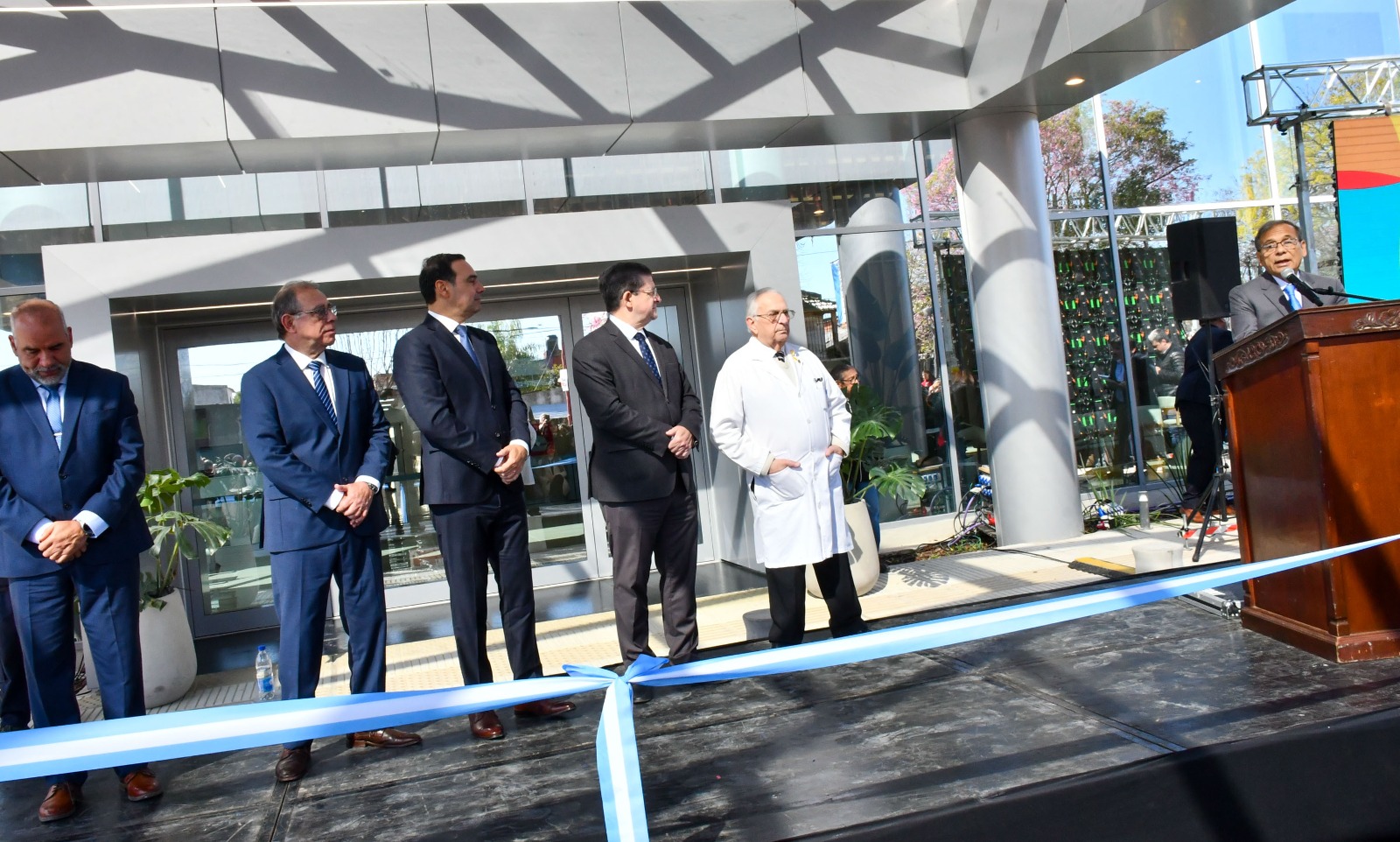 Vald&eacute;s inaugur&oacute; el Instituto Oncol&oacute;gico &ldquo;Papa Francisco&rdquo;