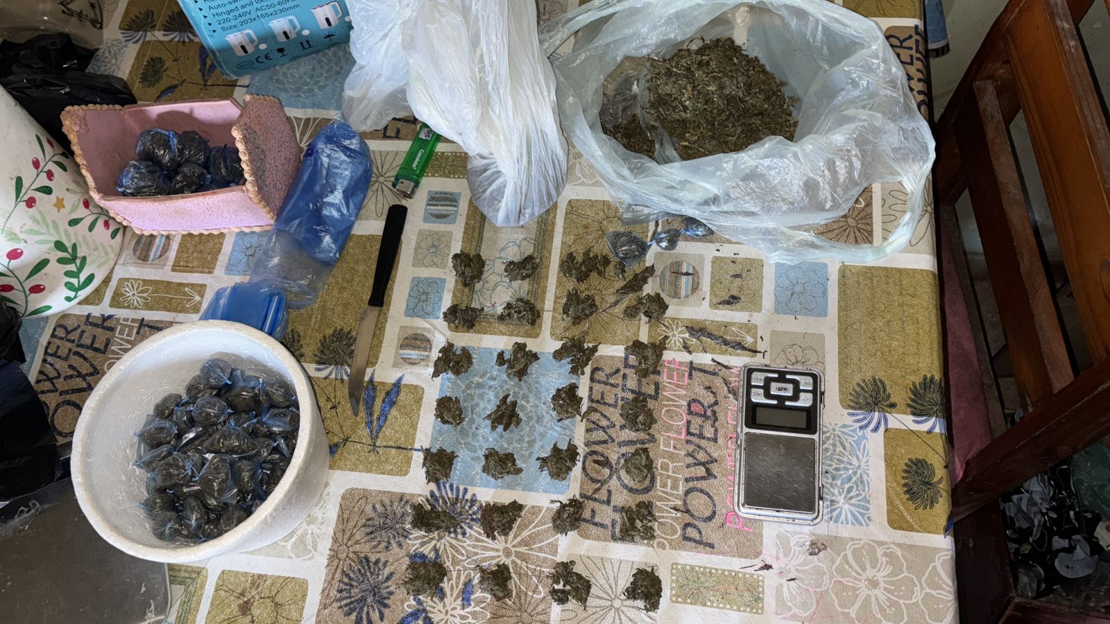 COMISARIA DECIMO SEXTA URBANA: En un domicilio secuestraron varias dosis de marihuana, dinero, armas de fuego hay 3 detenidos 
