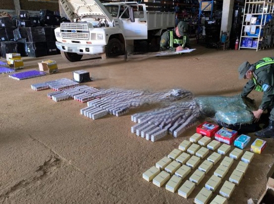 Gendarmer&iacute;a incauto celulares y vapeadores de contrabando 