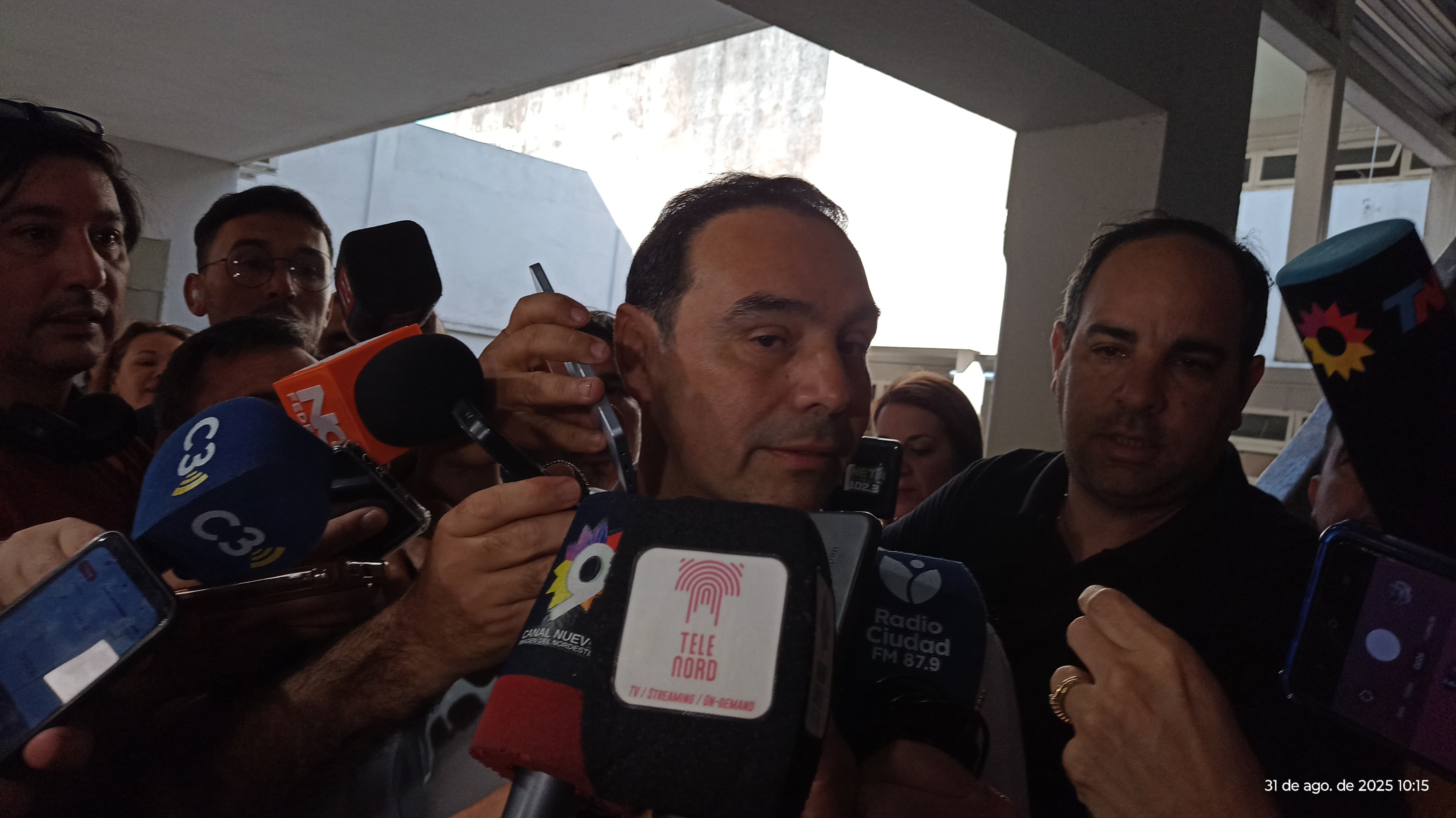 Gustavo Vald&eacute;s: " La gente tiene que acudir a votar , si decisi&oacute;n es muy importante para Corrientes"