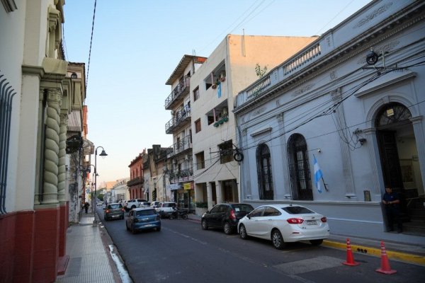 La Municipalidad avanza con &ldquo;Cielo Limpio&rdquo; y suma nuevas cuadras al ordenamiento a&eacute;reo