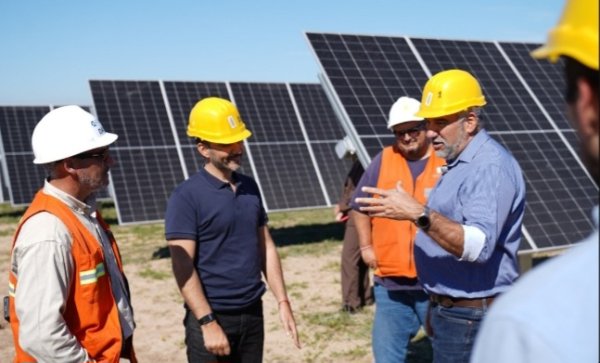 Vald&eacute;s y Polich visitaron el Parque Solar de Santa Catalina: la obra ya supera el 60% de avance