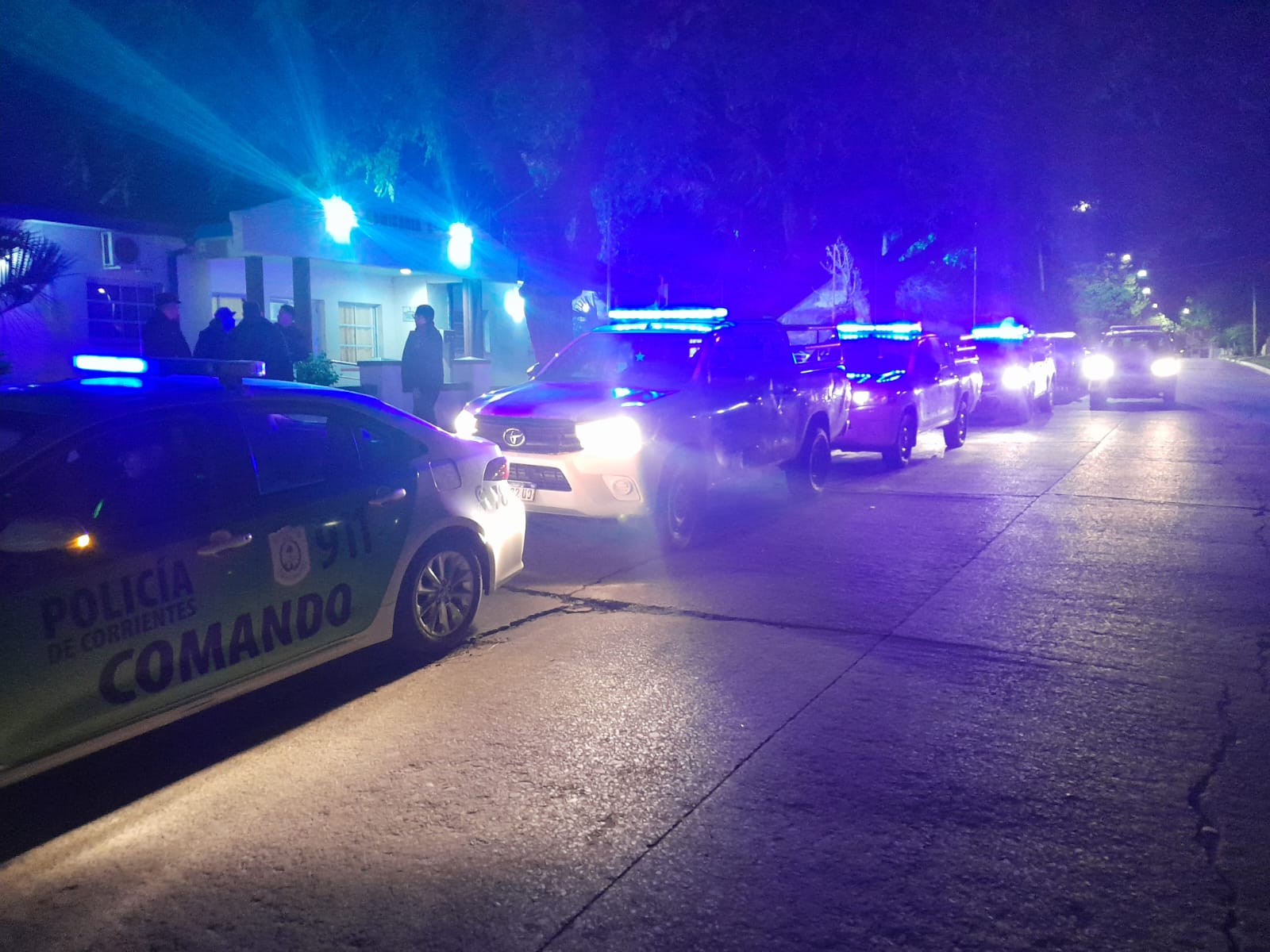 En un operativo policial detuvieron a 15 personas con antecedentes policiales y pedido de captura 