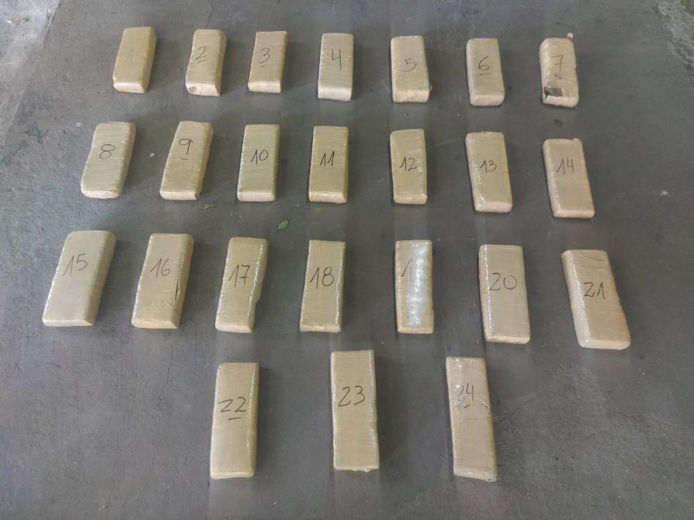 Itat&iacute;: Transportaba droga en una combi y fue detenido por gendarmer&iacute;a 