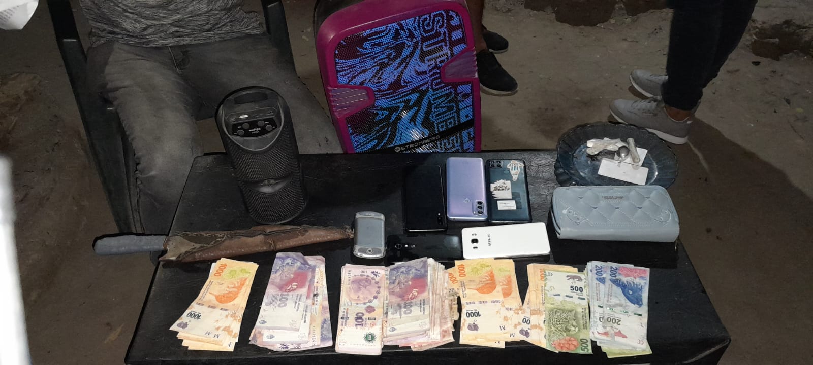 Barrio ArazatY: En un allanamiento secuestran drogas y dinero en efectivo 