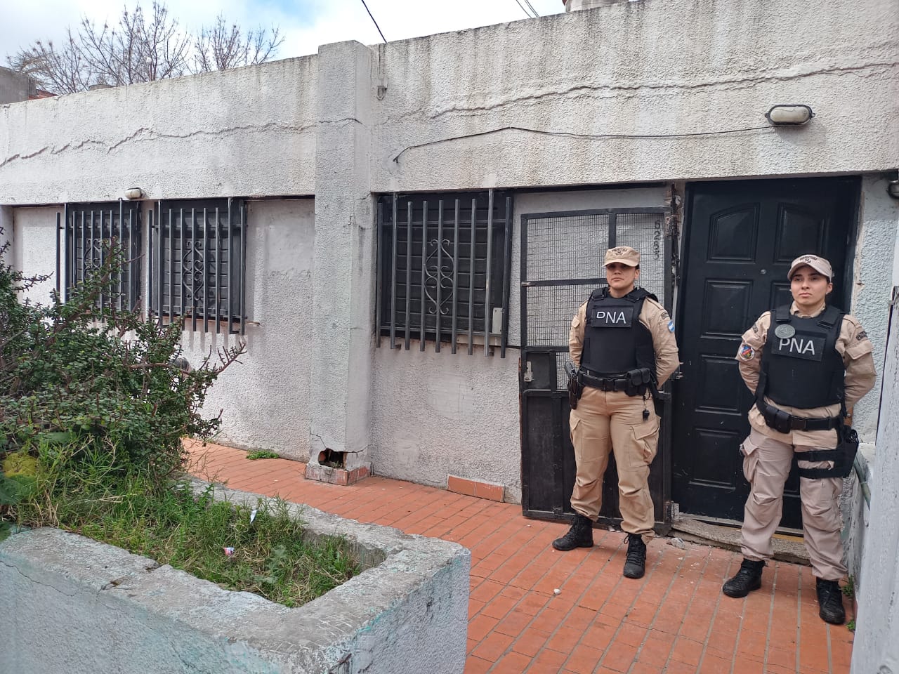 Rosario: Prefectura realiz&oacute; ocho allanamientos y secuestr&oacute; marihuana y coca&iacute;na