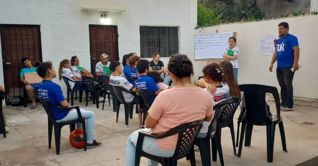 J&oacute;venes lanzaron una iniciativa para informar sobre  fechas importantes que pasaron en el pa&iacute;s