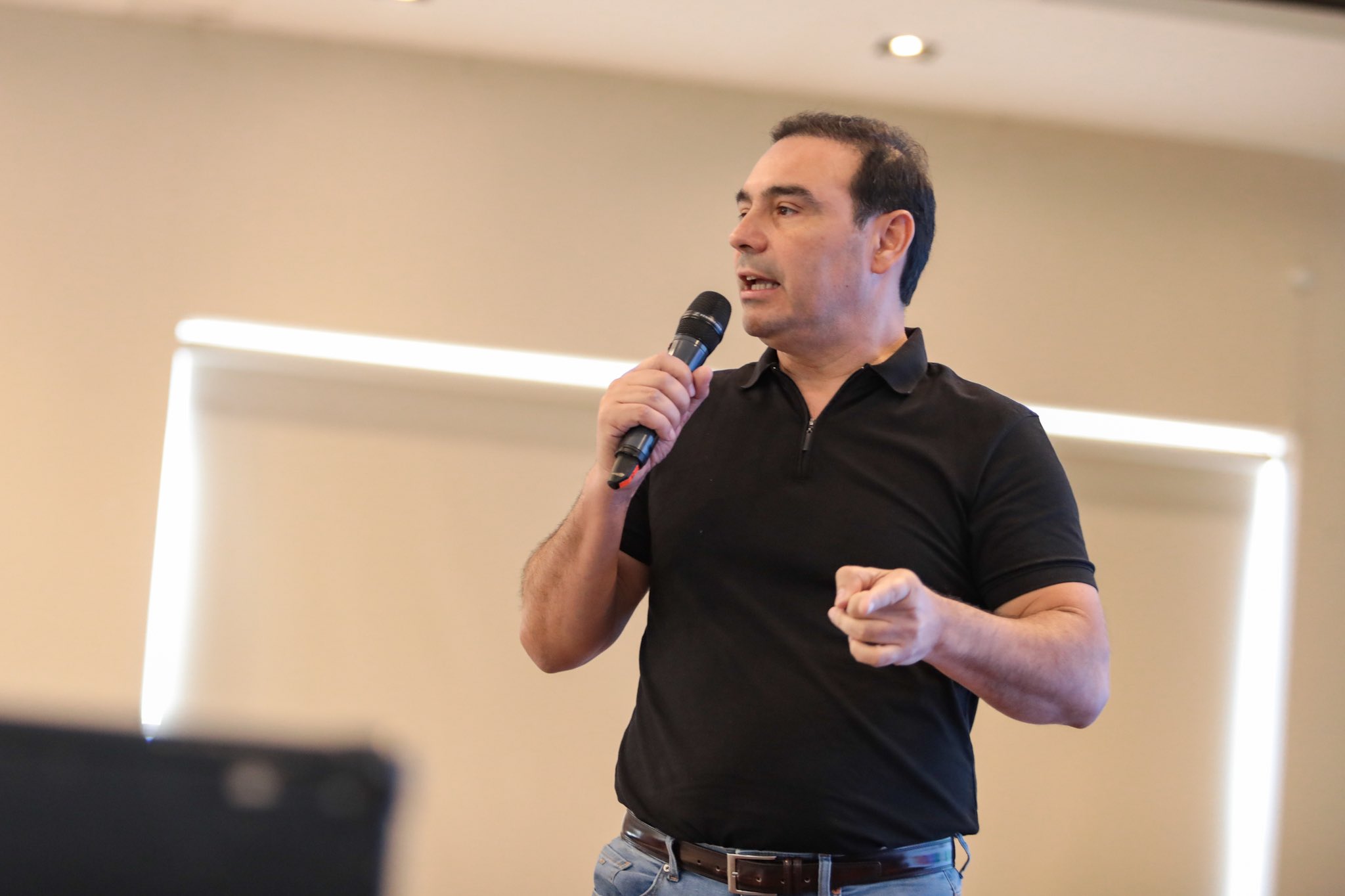 El gobernador Vald&eacute;s realizar&aacute; inauguraciones educativas en Corrientes junto al ministro Jaime Perczyk