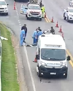 Puente Manuel Belgrano: Un hombre fue atropellado por un cami&oacute;n y falleci&oacute; en el acto 