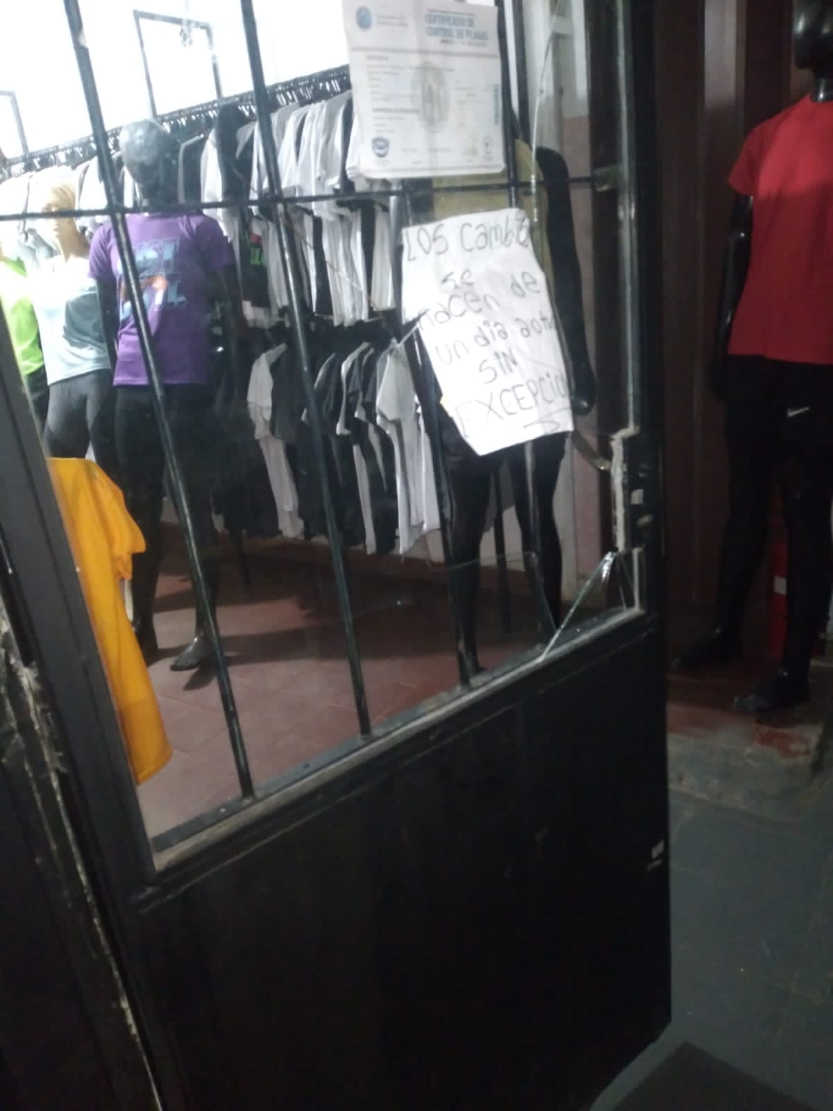 Detuvieron a un delincuente que hab&iacute;a robado un local de ropas 