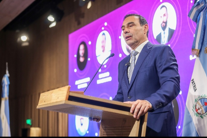 En la apertura de la TelCo Conf 2024, Vald&eacute;s destac&oacute; el rol del Estado para impulsar el desarrollo tecnol&oacute;gico