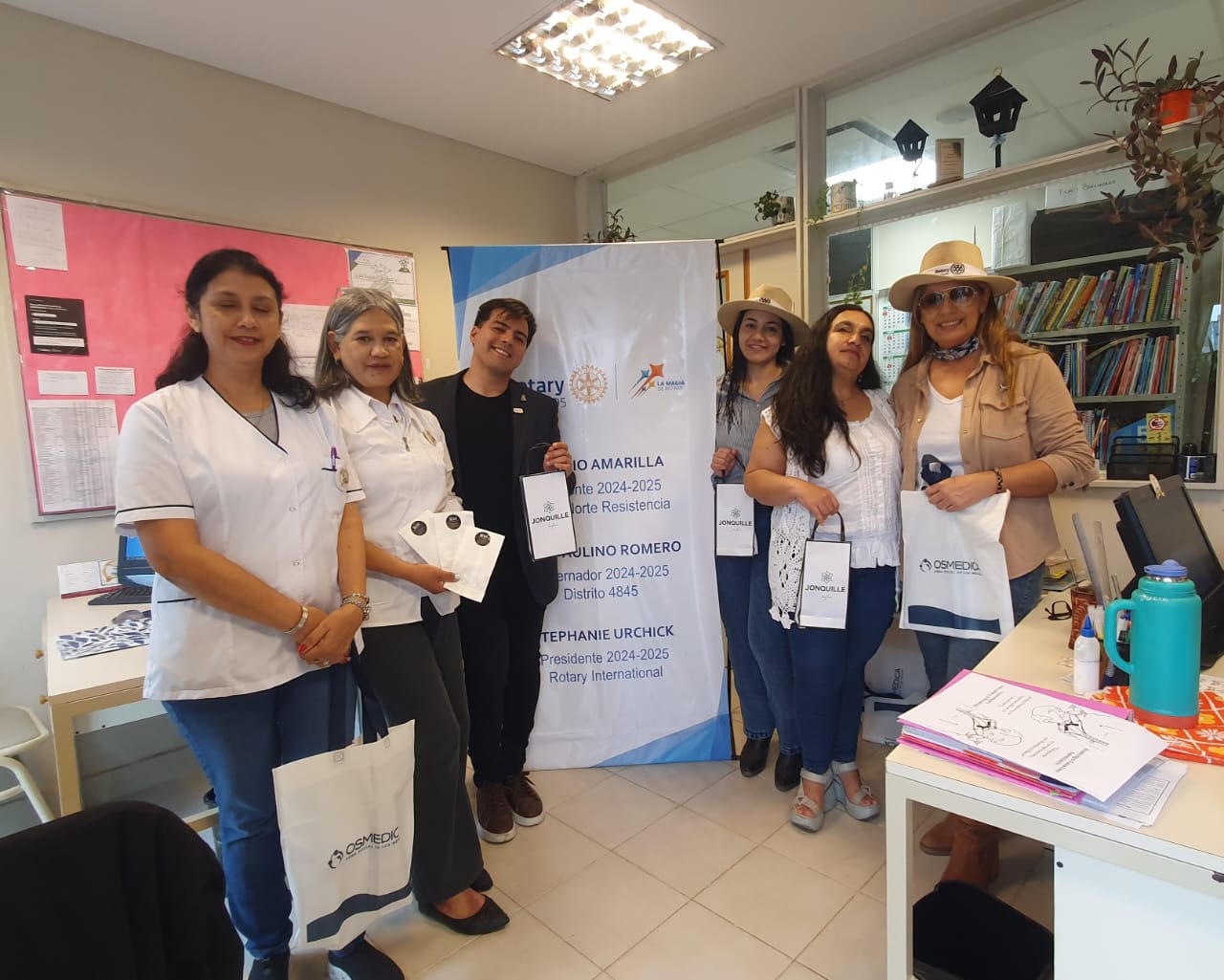 El Club Rotary Norte Resistencia festej&oacute; el d&iacute;a del maestro junto con la escuela hospitalaria