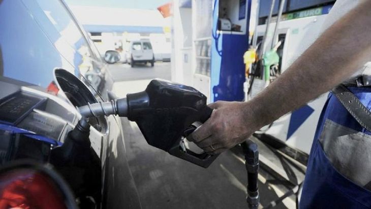 Combustibles: por la ca&iacute;da del barril de petr&oacute;leo bajan hasta 3% las naftas y el gasoil