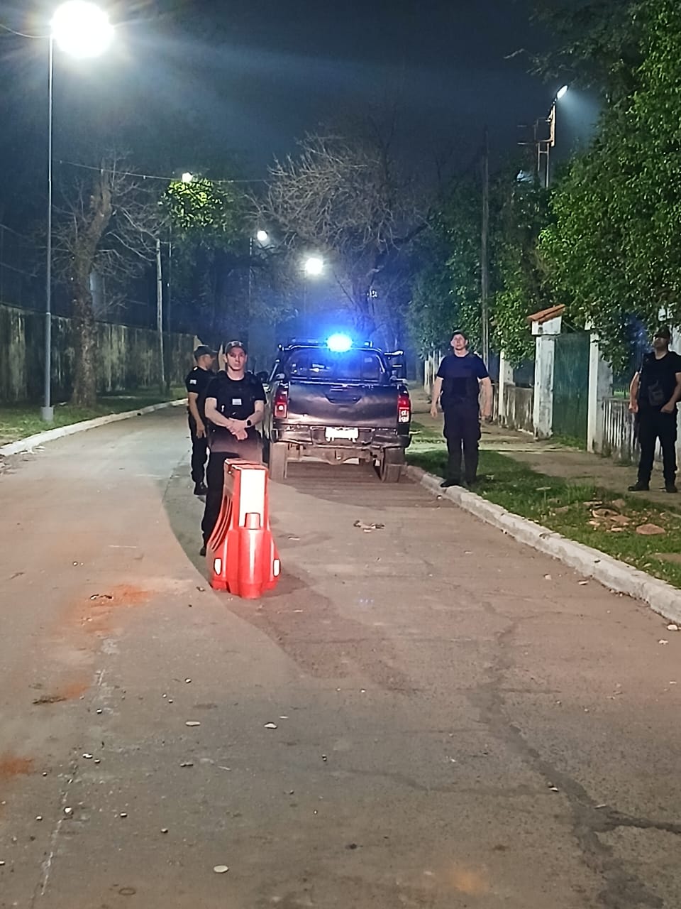En varios operativos policiales nocturnos dejaron un saldo de 30 personas demoradas y 17 motos secuestradas 
