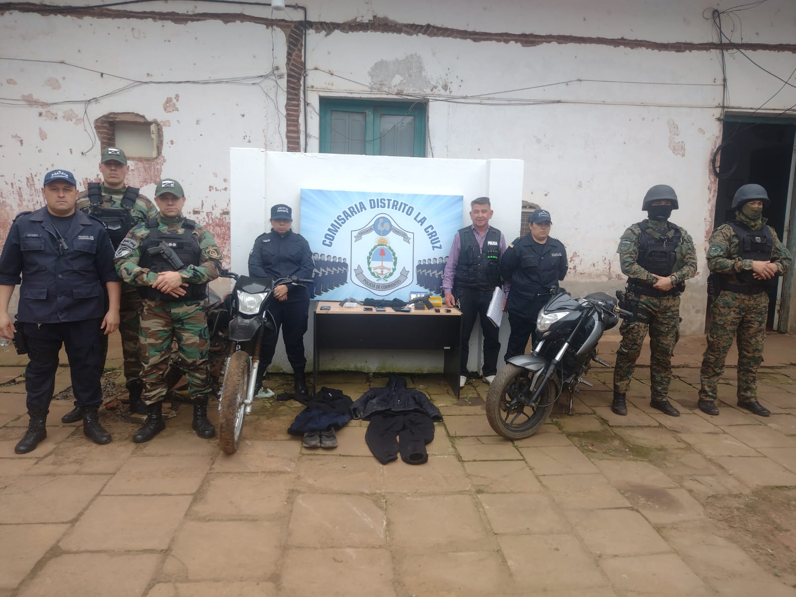 La cruz: Tras varios allanamientos secuestraron armas y detuvieron a 3 personas vinculadas a un robo 