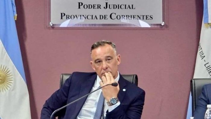 Ordenan detener a un hombre condenado por privación ilegítima de la libertad cometida con violencia sobre su hija