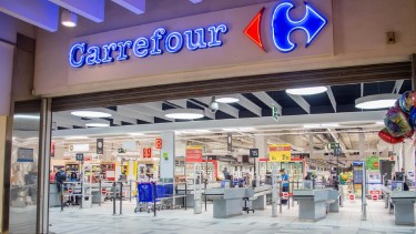 Se va Carrefour de Argentina y hay varias empresas interesadas en comprar la cadena 