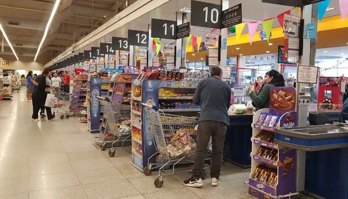Crisis econ&oacute;mica: Una familia necesito $1.160.780 para no ser pobre