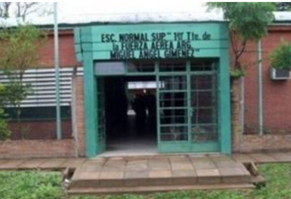 Paso De La Patria: Un alumno llevo un arma de juguete al colegio 