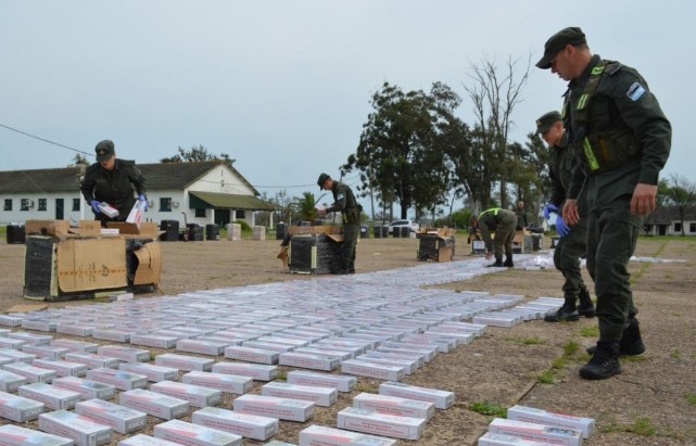 Paso De Los Libres: Gendarmer&iacute;a secuestro mercader&iacute;a de contrabando valuado en $88 millones 