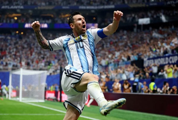 Lio Messi fue convocado para la entrega del bal&oacute;n de oro 