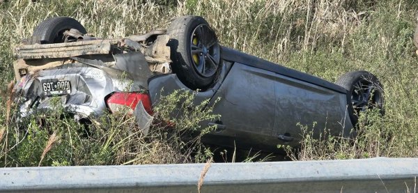 Una mujer muri&oacute; por el vuelco, despiste e incendio de un auto en RP 129 de Corrientes 
