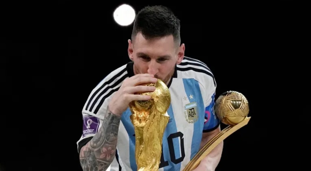 El presidente de la Conmebol anunci&oacute; que la Argentina, Uruguay y Paraguay ser&aacute;n sede del Mundial 2030