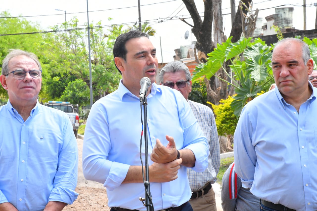 Vald&eacute;s acompa&ntilde;&oacute; al Municipio en la inauguraci&oacute;n de obras viales en el sureste de Capital