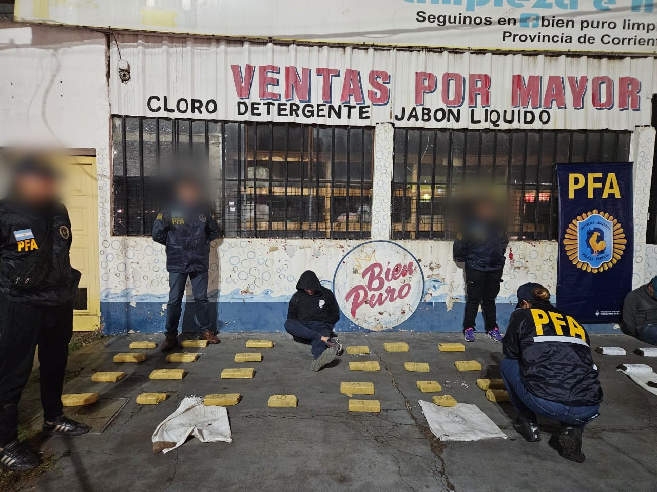 Polic&iacute;a Federal secuestro una gran cantidad de marihuana en la v&iacute;a p&uacute;blica 