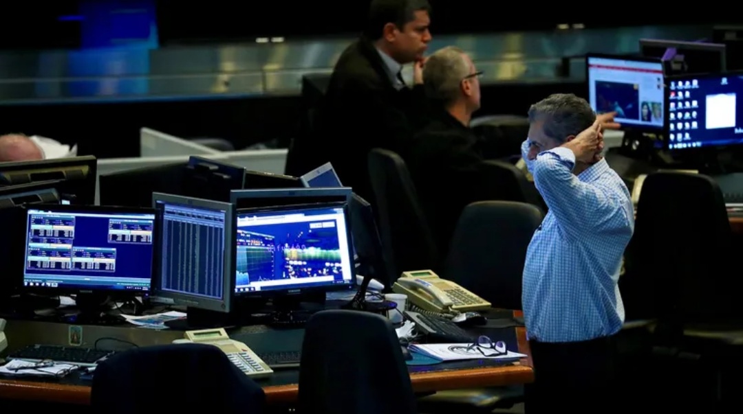 Efecto Massa: Caen los bonos y acciones argentinas en el exterior
