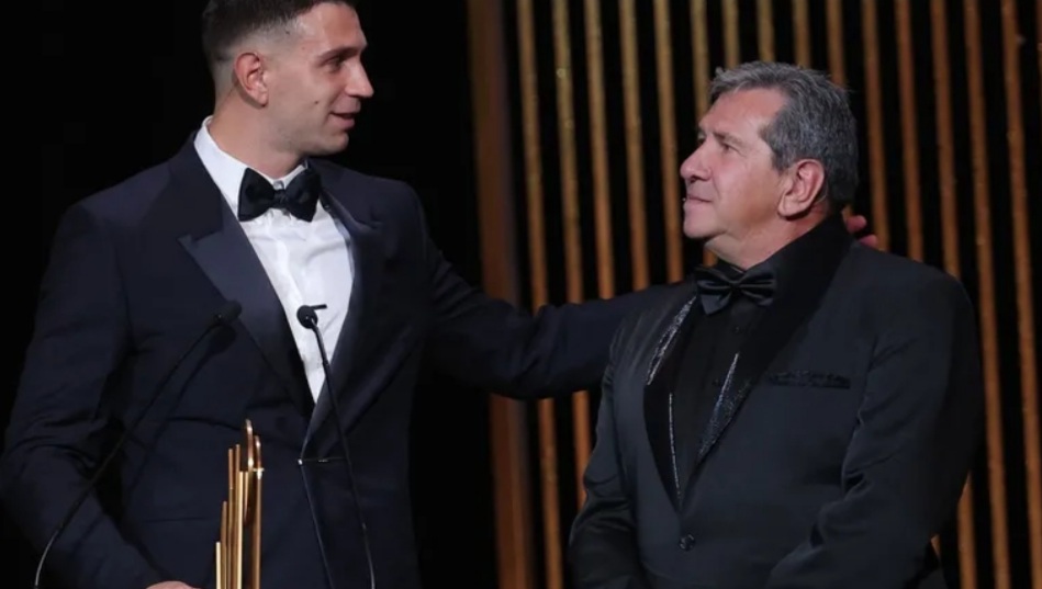 Dibu Mart&iacute;nez fue elegido como el mejor arquero del mundo y entr&oacute; en la historia del f&uacute;tbol