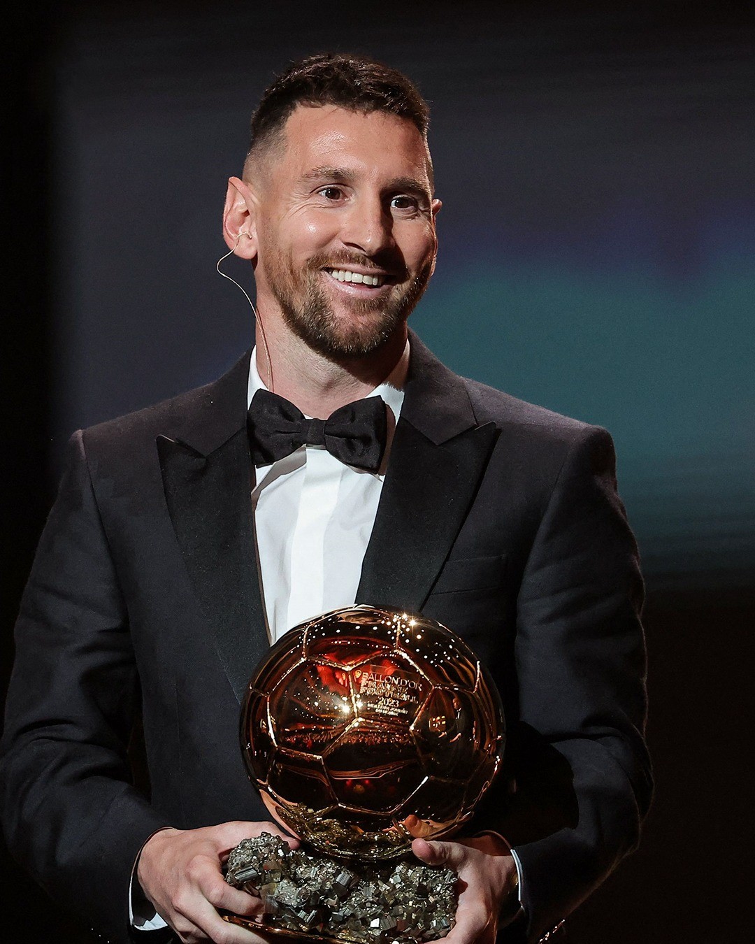 Lionel Messi gan&oacute; el octavo Bal&oacute;n de Oro de su carrera y logr&oacute; un impresionante r&eacute;cord