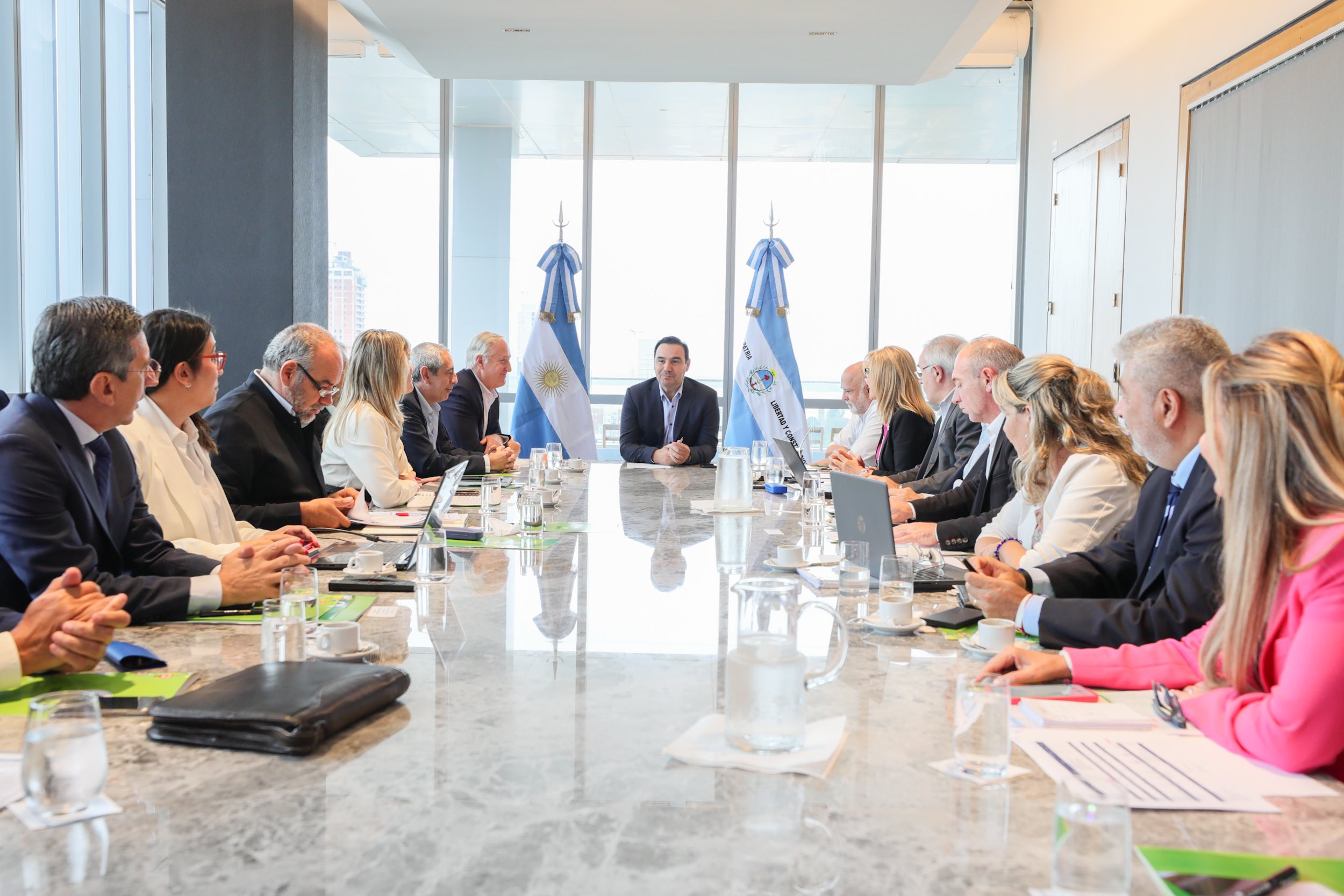 Vald&eacute;s reuni&oacute; a su gabinete para evaluar el trabajo realizado y fijar lineamientos en vista a la &uacute;ltima etapa del a&ntilde;o