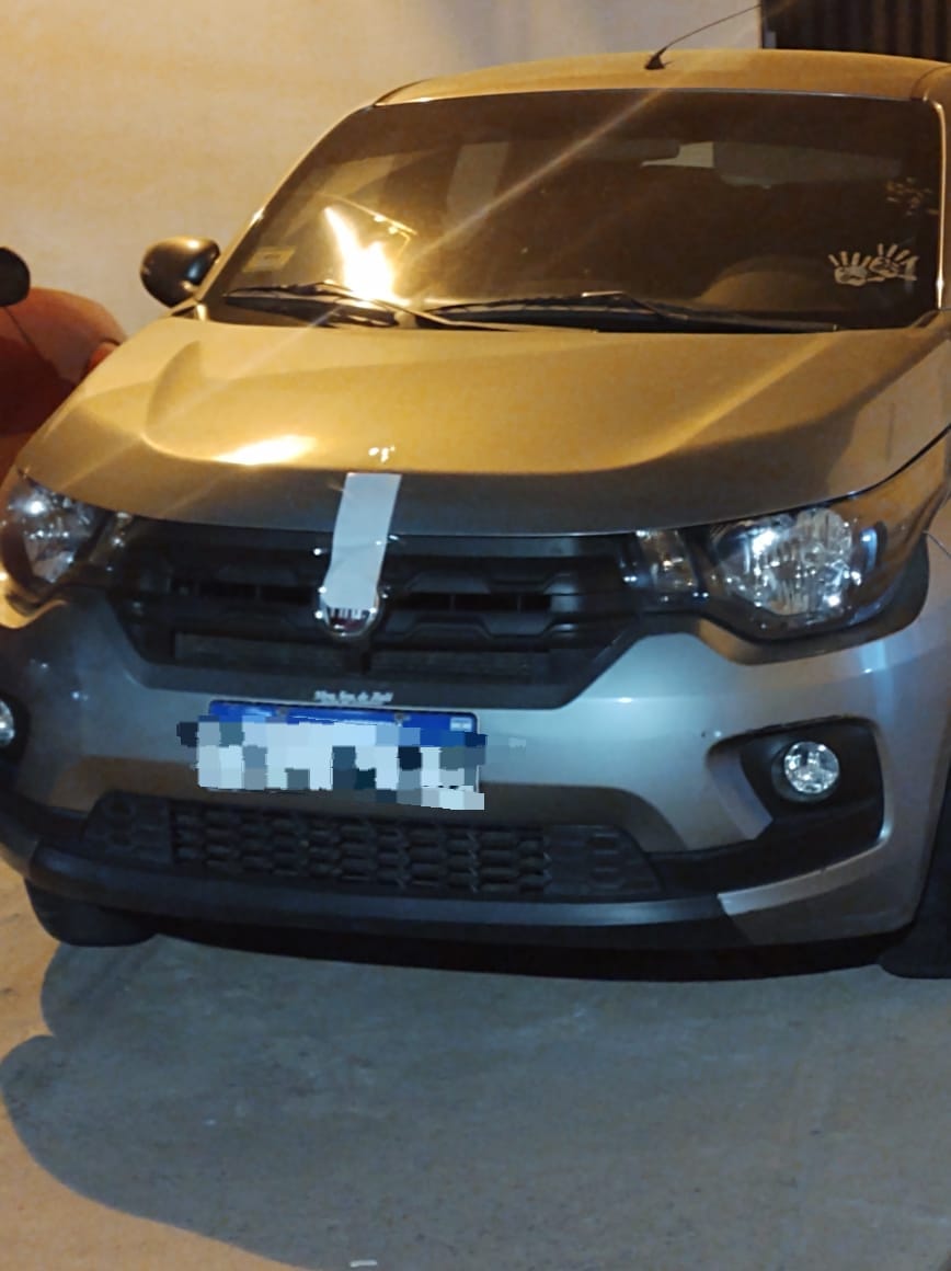 En un mega operativo la polic&iacute;a secuestro una camioneta, armas de fuego, dinero y detuvo a dos personas 