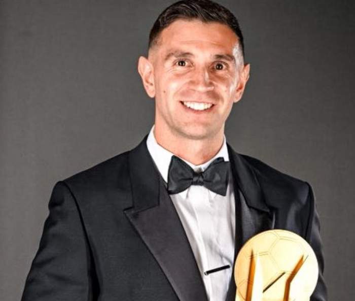 Por segundo a&ntilde;o consecutivo el Dibu Martinez fue elegido como el mejor arquero del mundo 