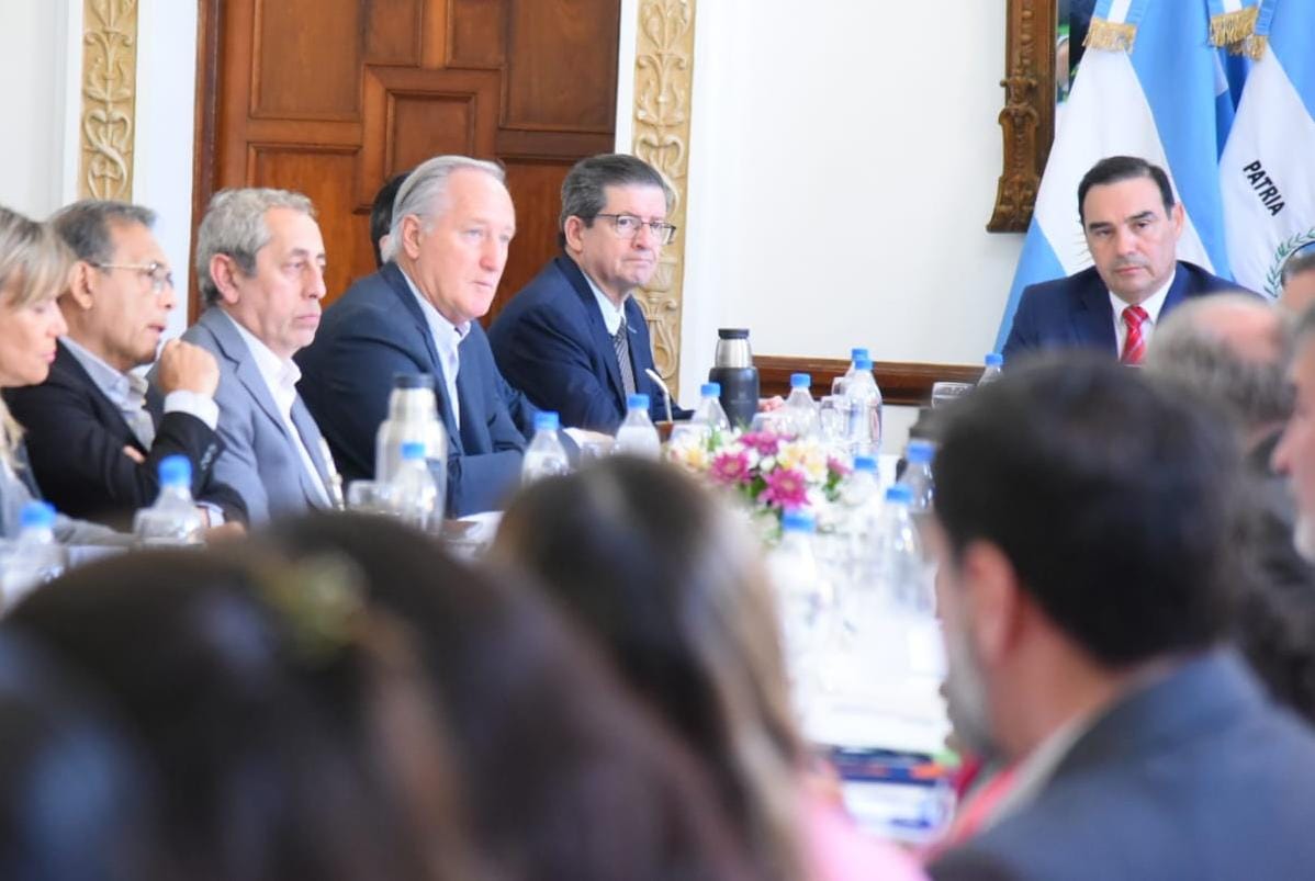 En Mercedes, Vald&eacute;s encabez&oacute; una reuni&oacute;n de Gabinete donde traz&oacute; acciones a seguir