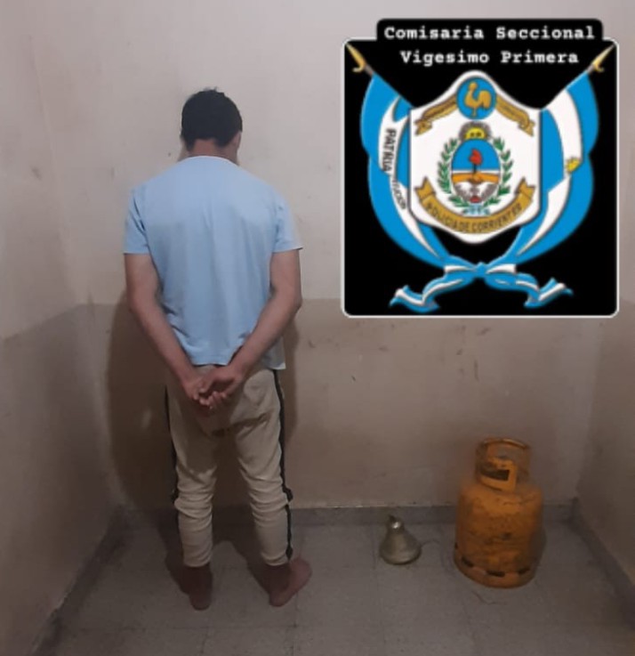 La Polic&iacute;a recuper&oacute; elementos denunciados como sustra&iacute;dos del interior de una capilla hay  un hombre aprehendido