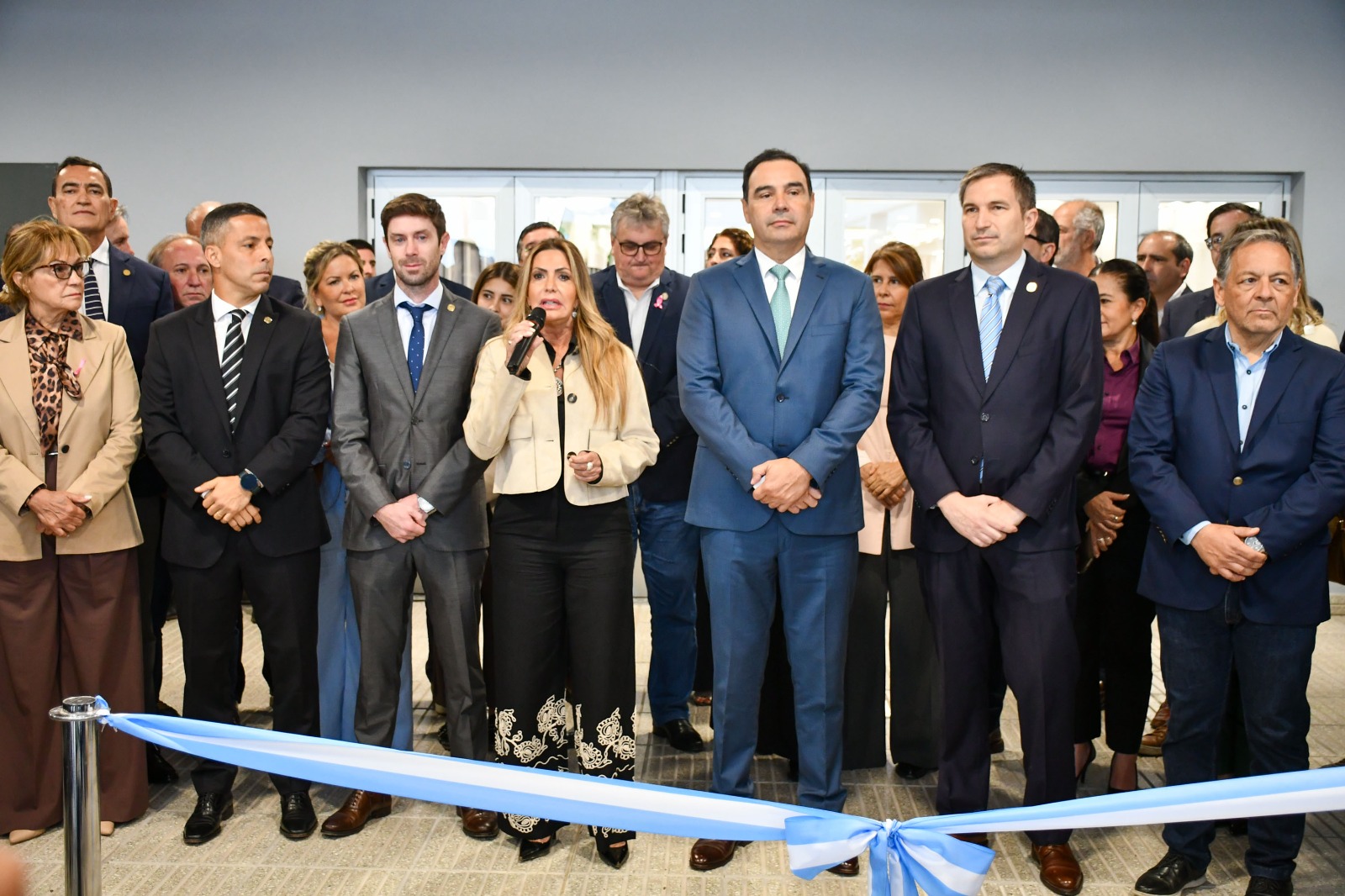 Vald&eacute;s inaugur&oacute; el nuevo Centro &Uacute;nico de Pagos del Banco de Corrientes