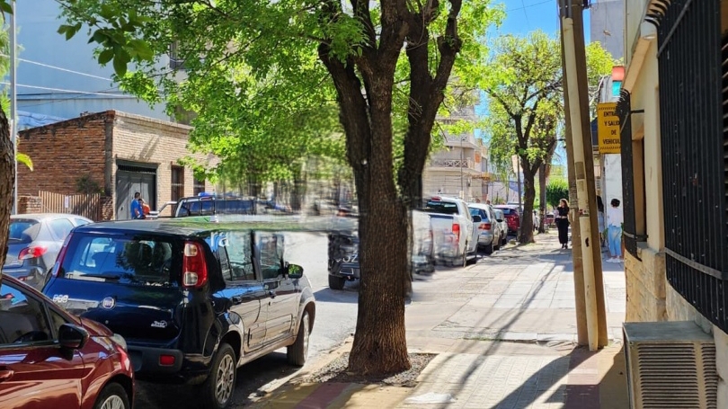 Tragedia en la siesta correntina: Una mujer falleci&oacute; al caer de un sexto piso 