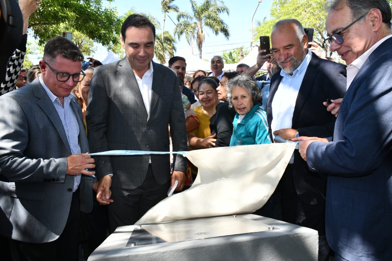 Puesta en valor: Vald&eacute;s encabez&oacute; inauguraci&oacute;n en la Plaza Mercosur