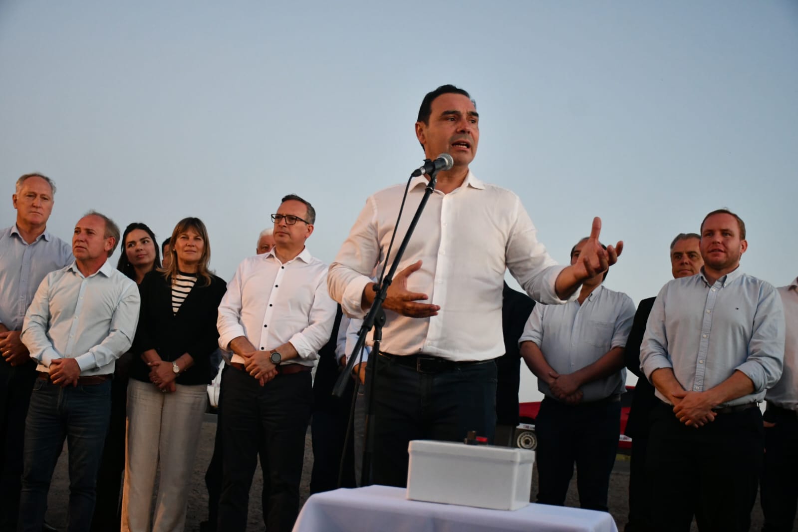 En Ituzaing&oacute;, Vald&eacute;s habilit&oacute; un Centro de Jubilados e iluminaci&oacute;n sobra la RN 12