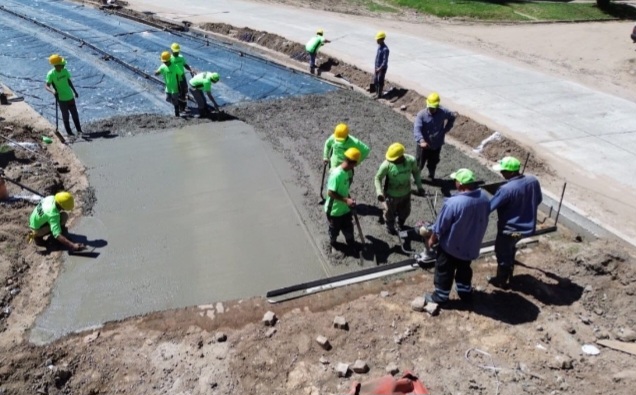 Nueva traza de vinculaci&oacute;n directa con Ruta 12: la pavimentaci&oacute;n de avenida Cuba entra en su etapa final
