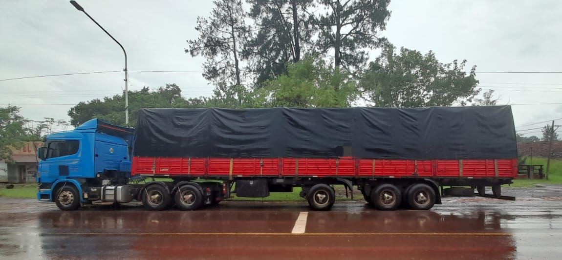 COLONIA LIEBIG&rsquo;S : La polic&iacute;a secuestro un cami&oacute;n con un cargamento de soja sin documentos 