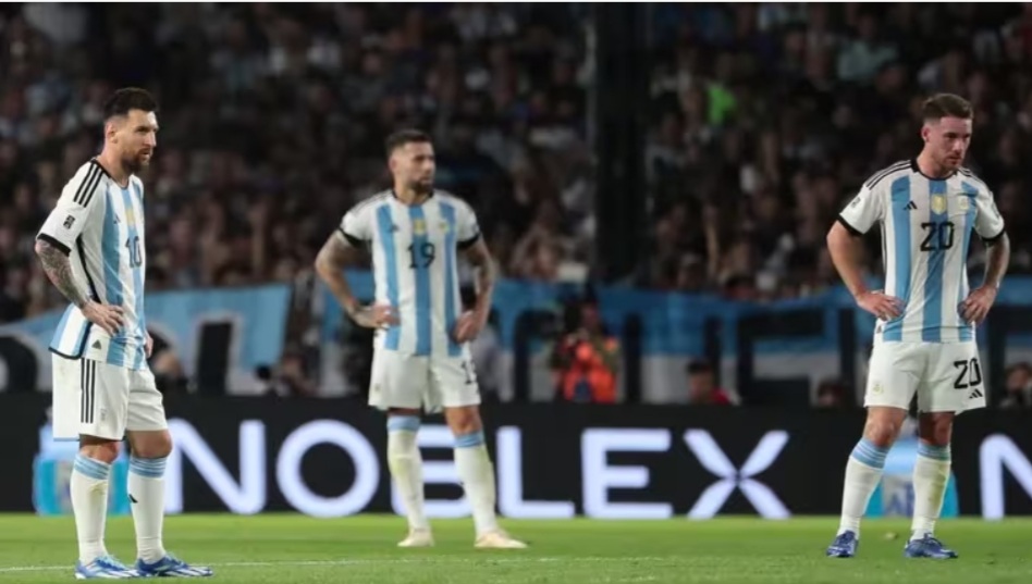 La Selecci&oacute;n argentina cay&oacute; 2-0 ante Uruguay